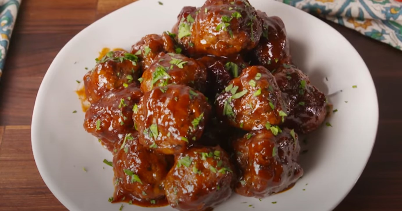 How to Serve Amylu Cranberry Jalapeno Chicken Meatballs THOR'S FORK