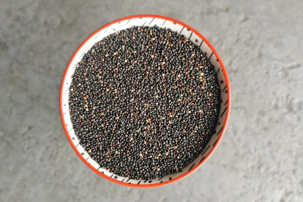Black quinoa before being puffed