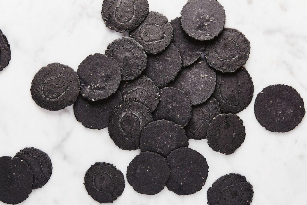 activated charcoal crackers